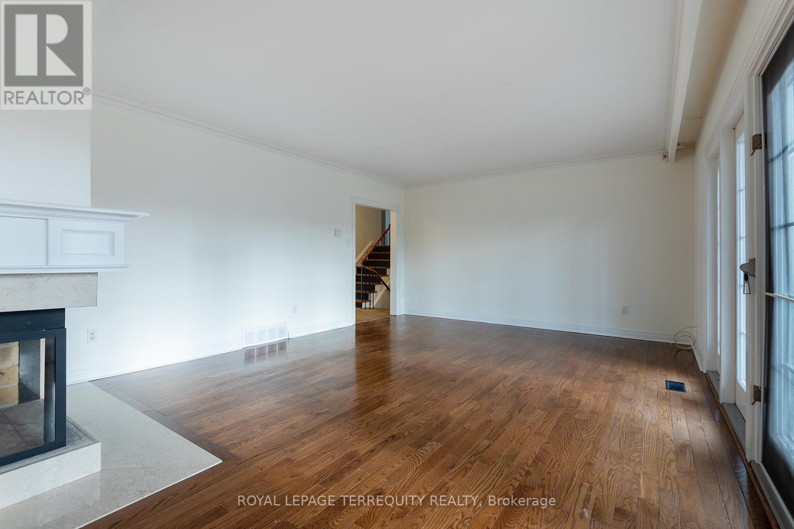 31 Rivercove Drive, Toronto, Ontario  M9B 4Y8 - Photo 7 - W12458811