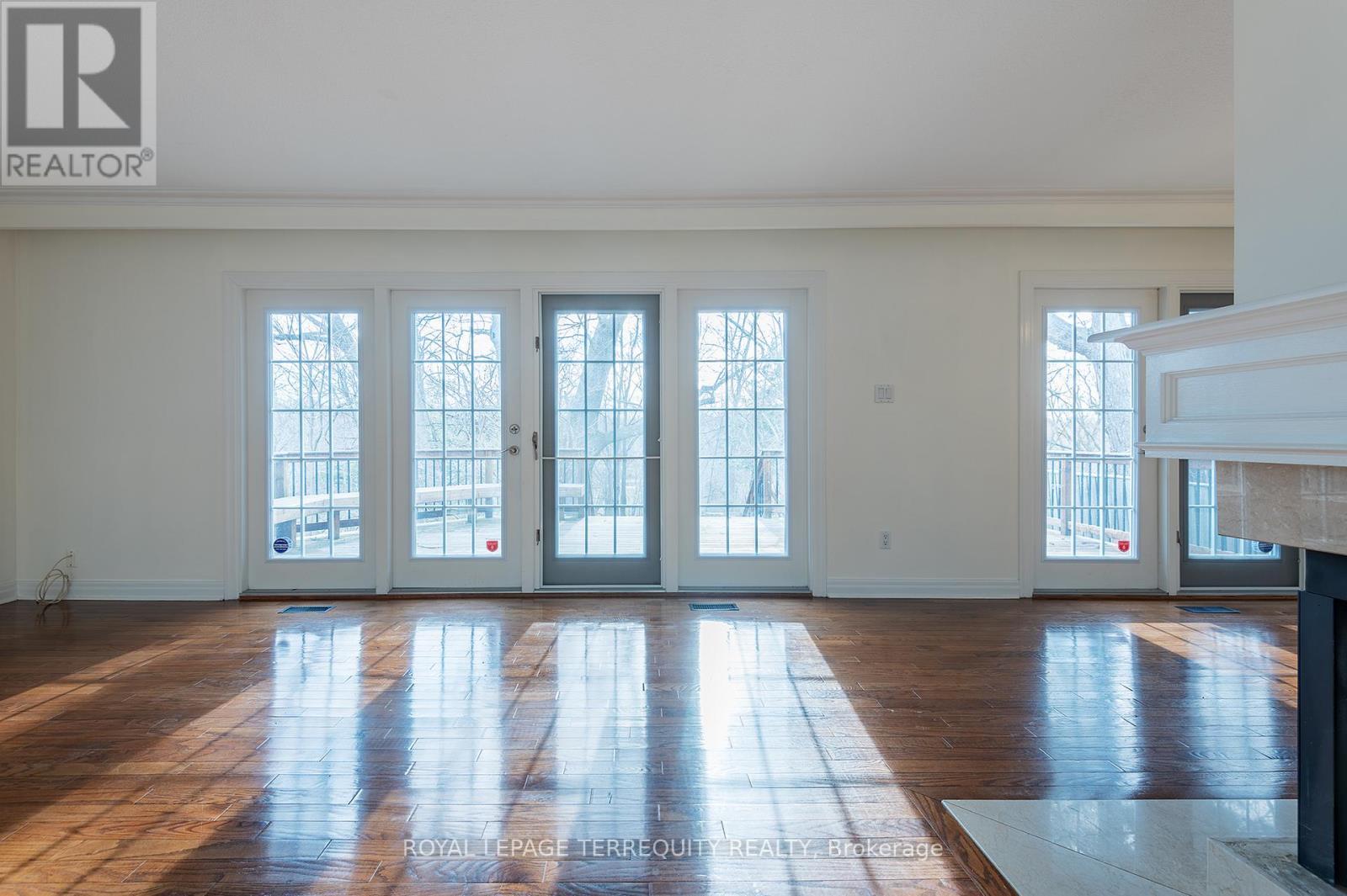 31 Rivercove Drive, Toronto, Ontario  M9B 4Y8 - Photo 8 - W12458811