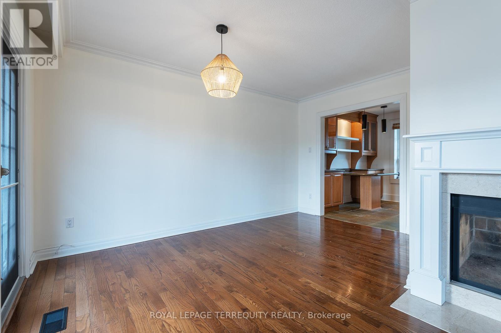 31 Rivercove Drive, Toronto, Ontario  M9B 4Y8 - Photo 9 - W12458811