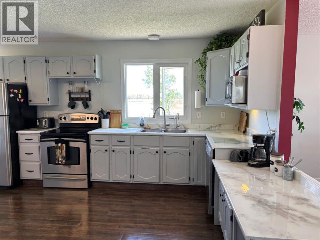 365 S 5 Street W, Magrath, Alberta  T0K 1J0 - Photo 12 - A2252993