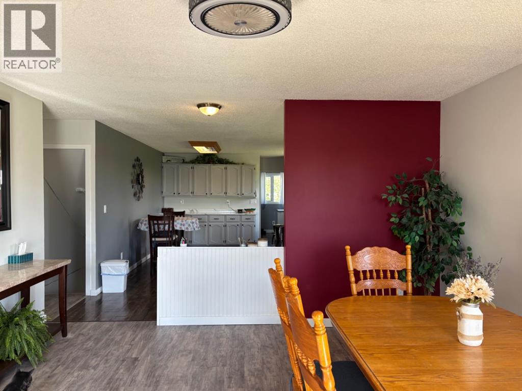365 S 5 Street W, Magrath, Alberta  T0K 1J0 - Photo 10 - A2252993