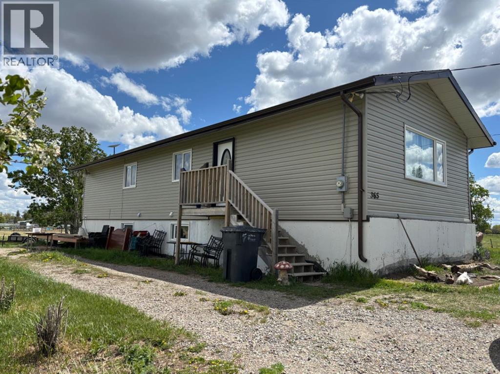 365 S 5 Street W, Magrath, Alberta  T0K 1J0 - Photo 36 - A2252993