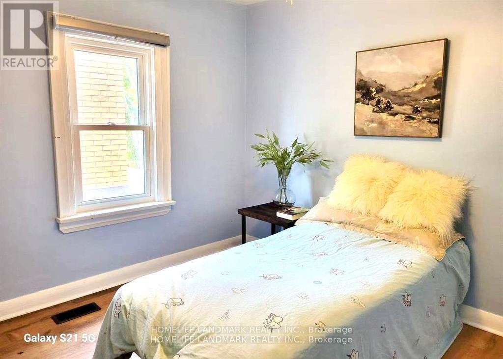 22 Traymoor Street, Kingston, Ontario  K7L 4K8 - Photo 25 - X12458819