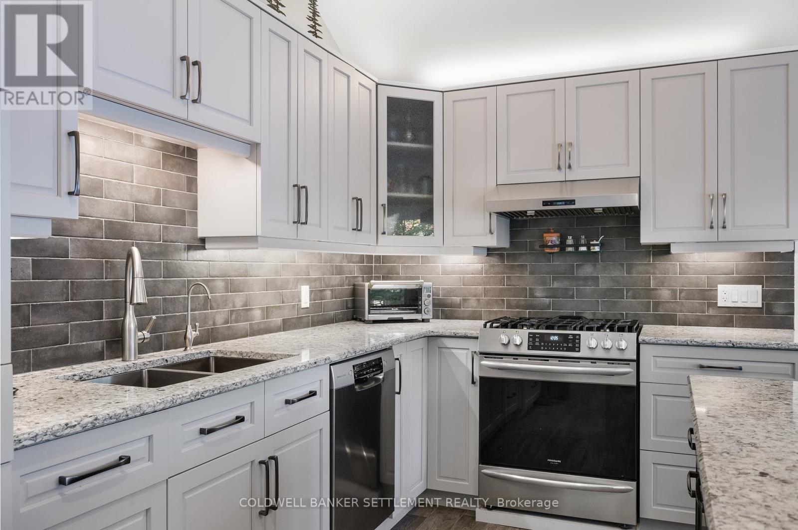 248 Bishop's Way, Tay Valley, Ontario  K7H 3C7 - Photo 18 - X12458829