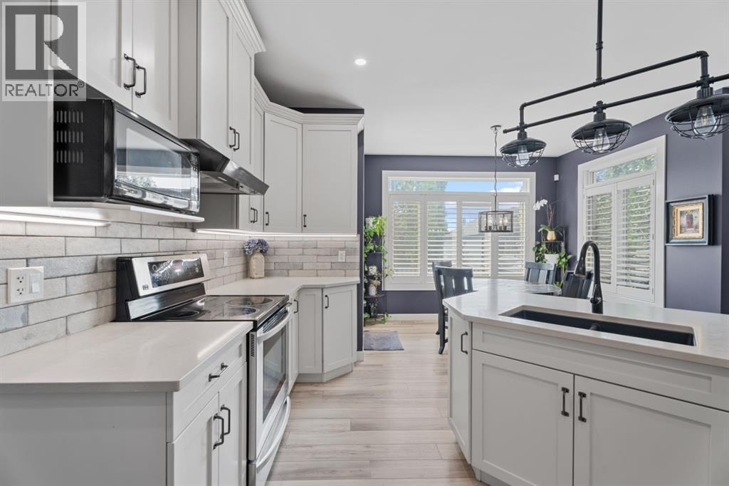 15 Drake Landing Drive, Okotoks, Alberta  T1S 2M7 - Photo 6 - A2255305