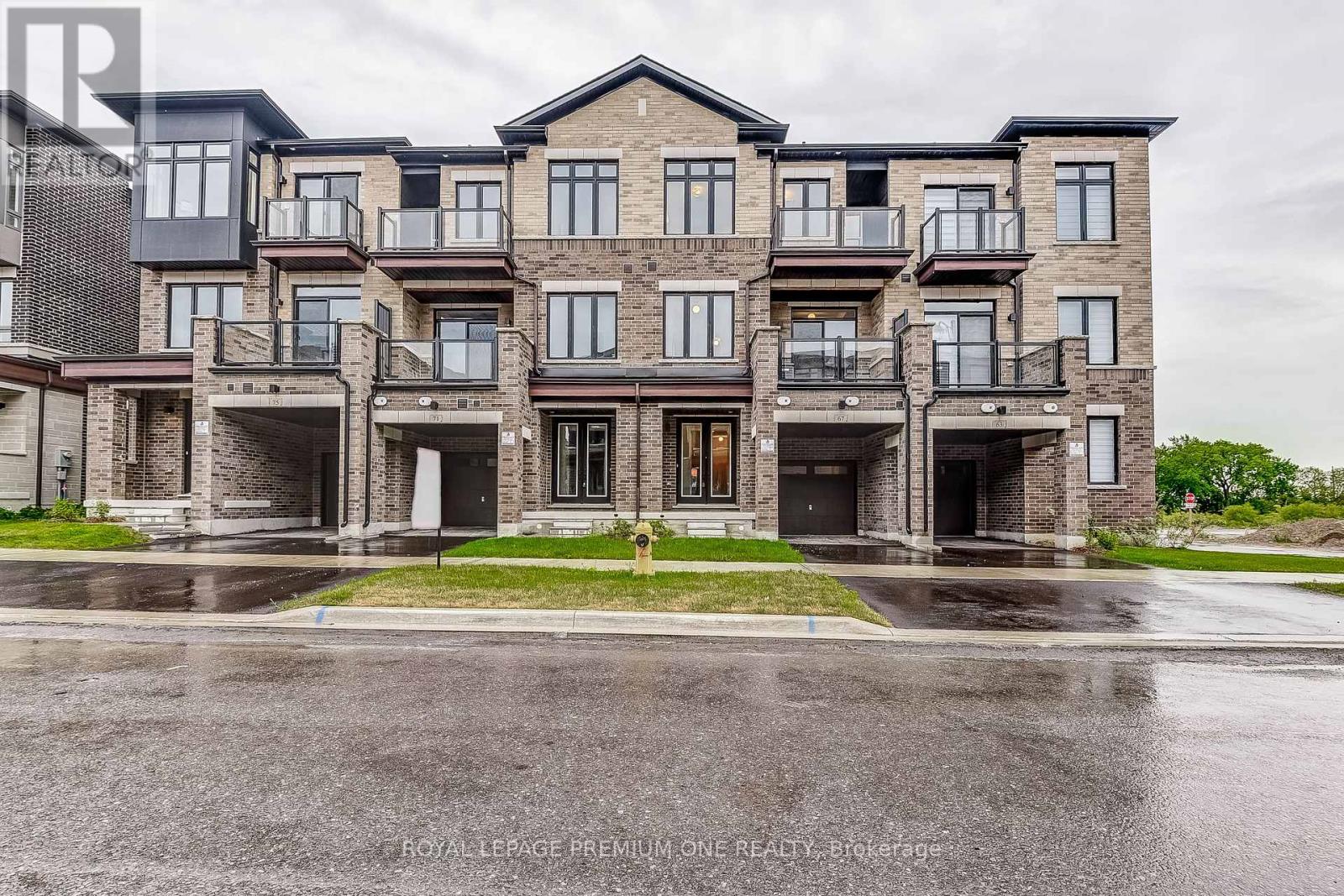 67 TENNANT CIRCLE, Vaughan, Ontario