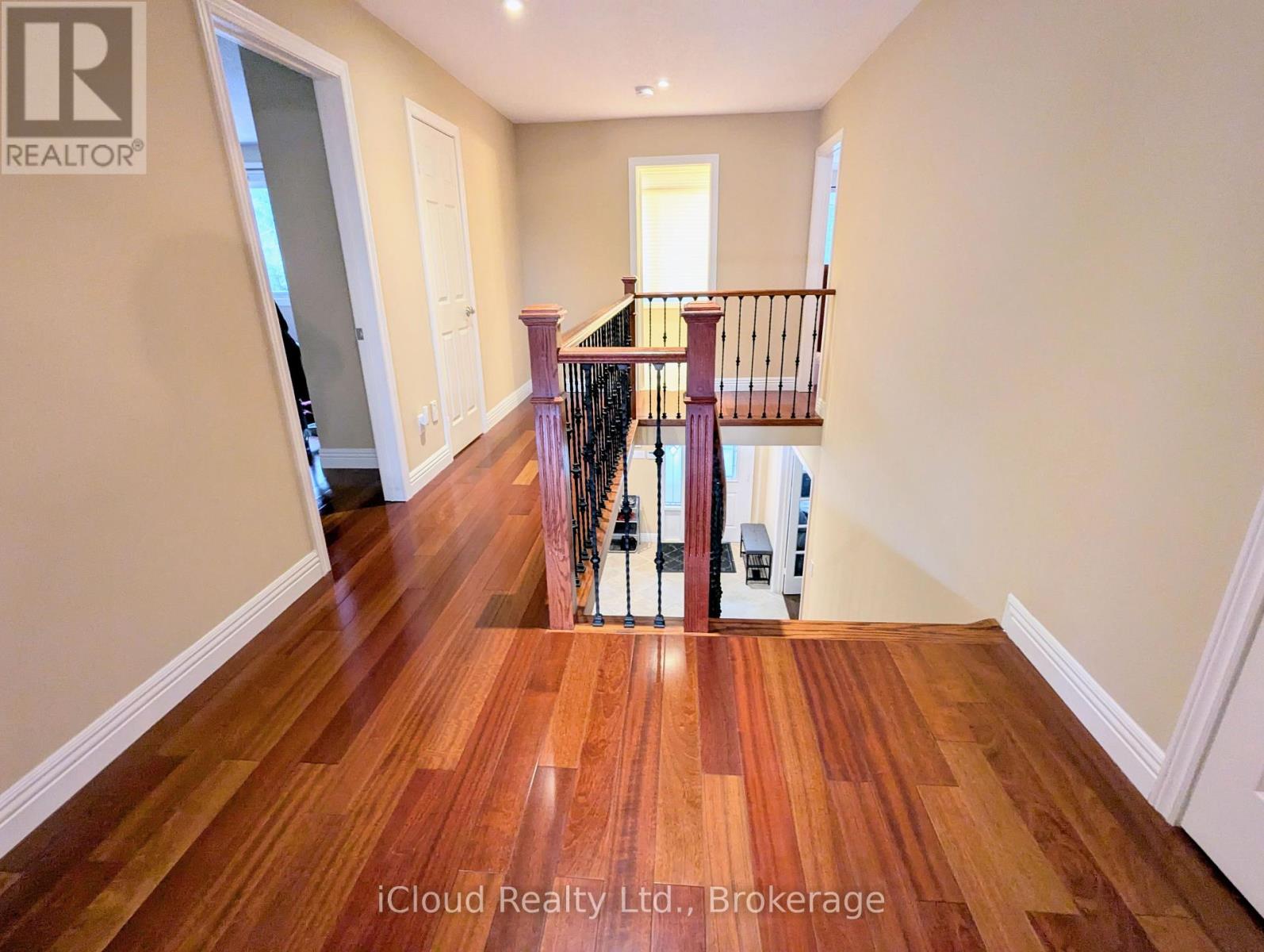 3669 Baird Court, Mississauga, Ontario  L5L 4T6 - Photo 21 - W12458822