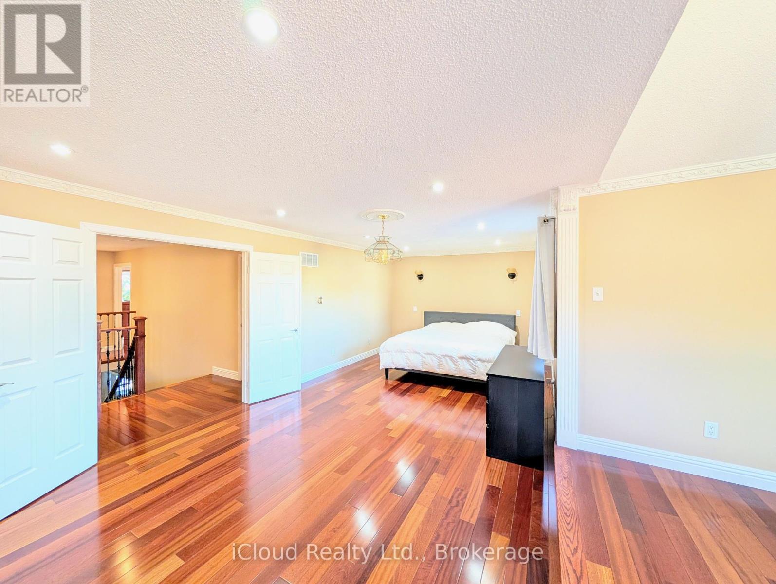 3669 Baird Court, Mississauga, Ontario  L5L 4T6 - Photo 22 - W12458822