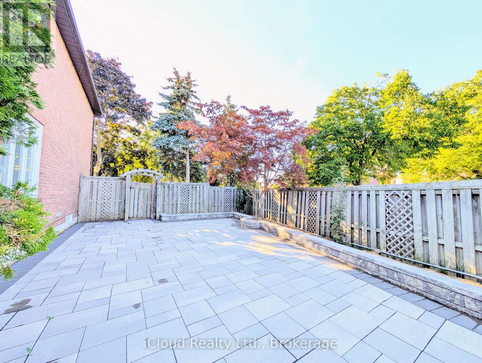 3669 Baird Court, Mississauga, Ontario  L5L 4T6 - Photo 35 - W12458822