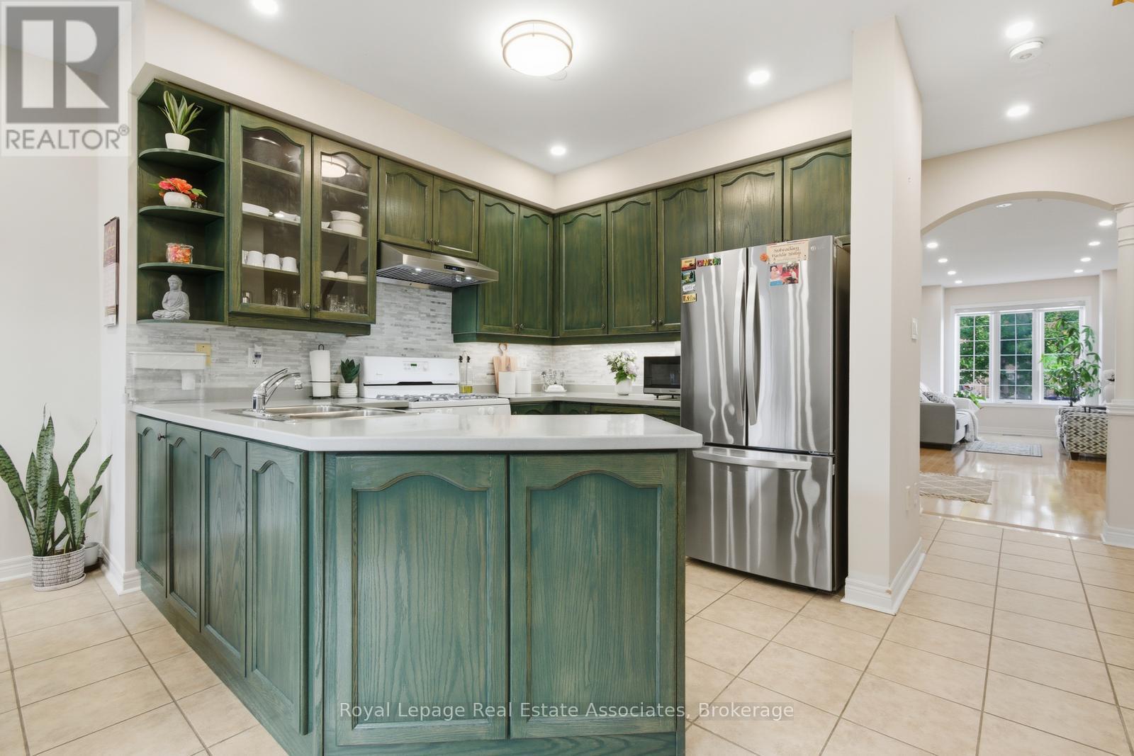 66 Millhouse Mews, Brampton, Ontario  L6Y 5J8 - Photo 10 - W12458824