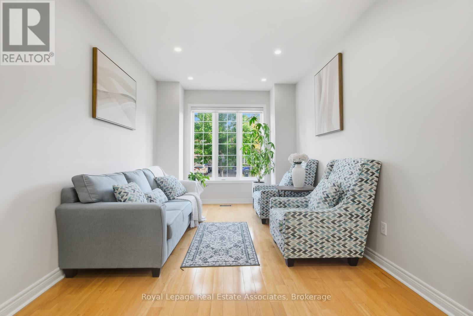 66 Millhouse Mews, Brampton, Ontario  L6Y 5J8 - Photo 3 - W12458824