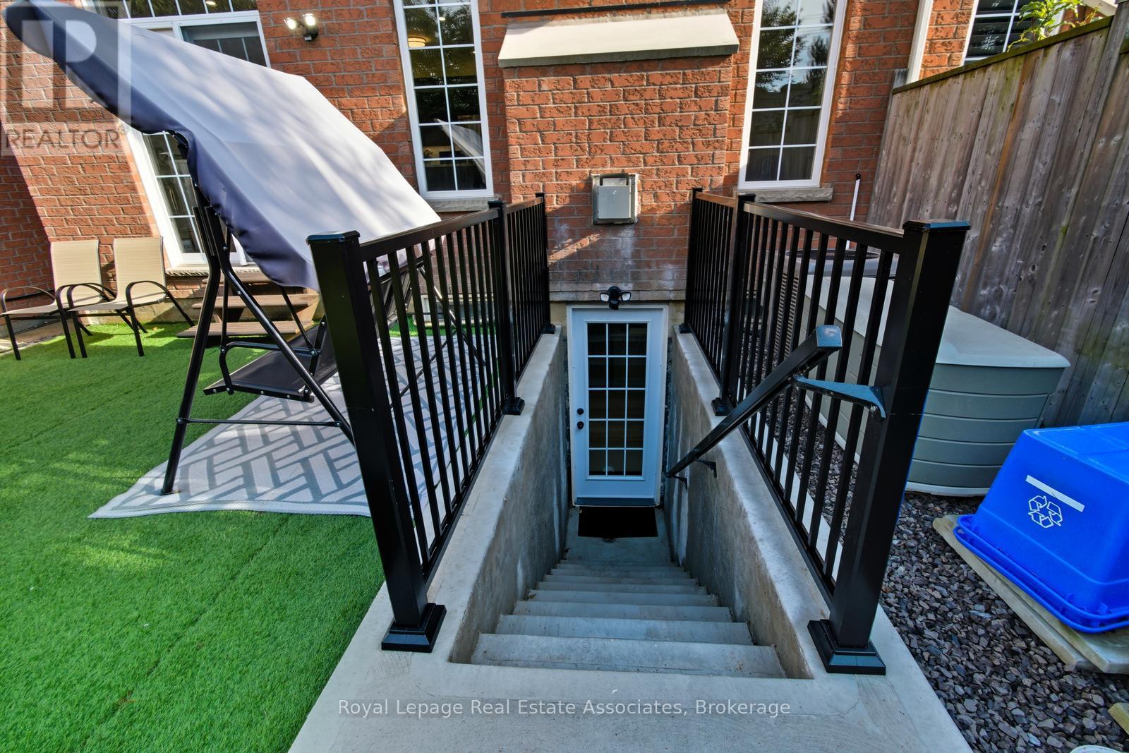 66 Millhouse Mews, Brampton, Ontario  L6Y 5J8 - Photo 38 - W12458824