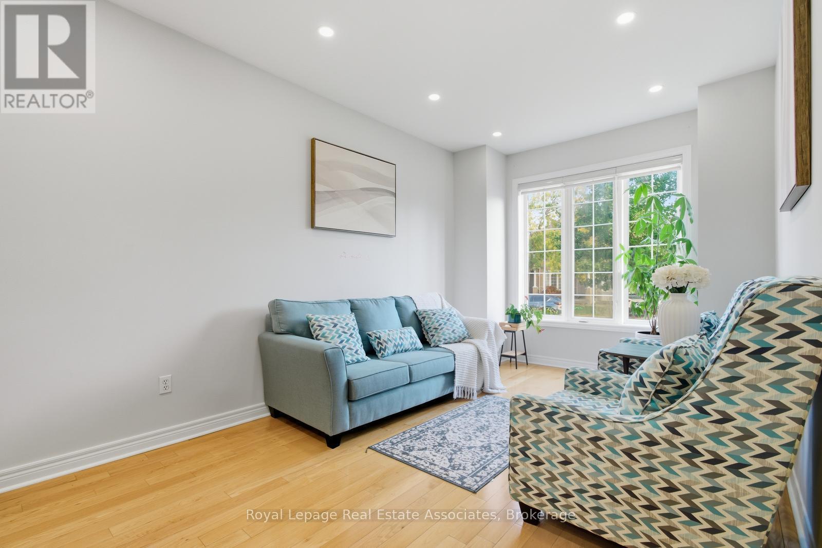 66 Millhouse Mews, Brampton, Ontario  L6Y 5J8 - Photo 4 - W12458824