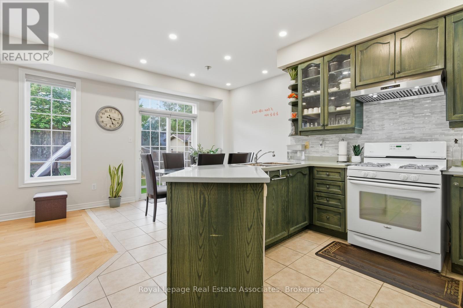 66 Millhouse Mews, Brampton, Ontario  L6Y 5J8 - Photo 8 - W12458824