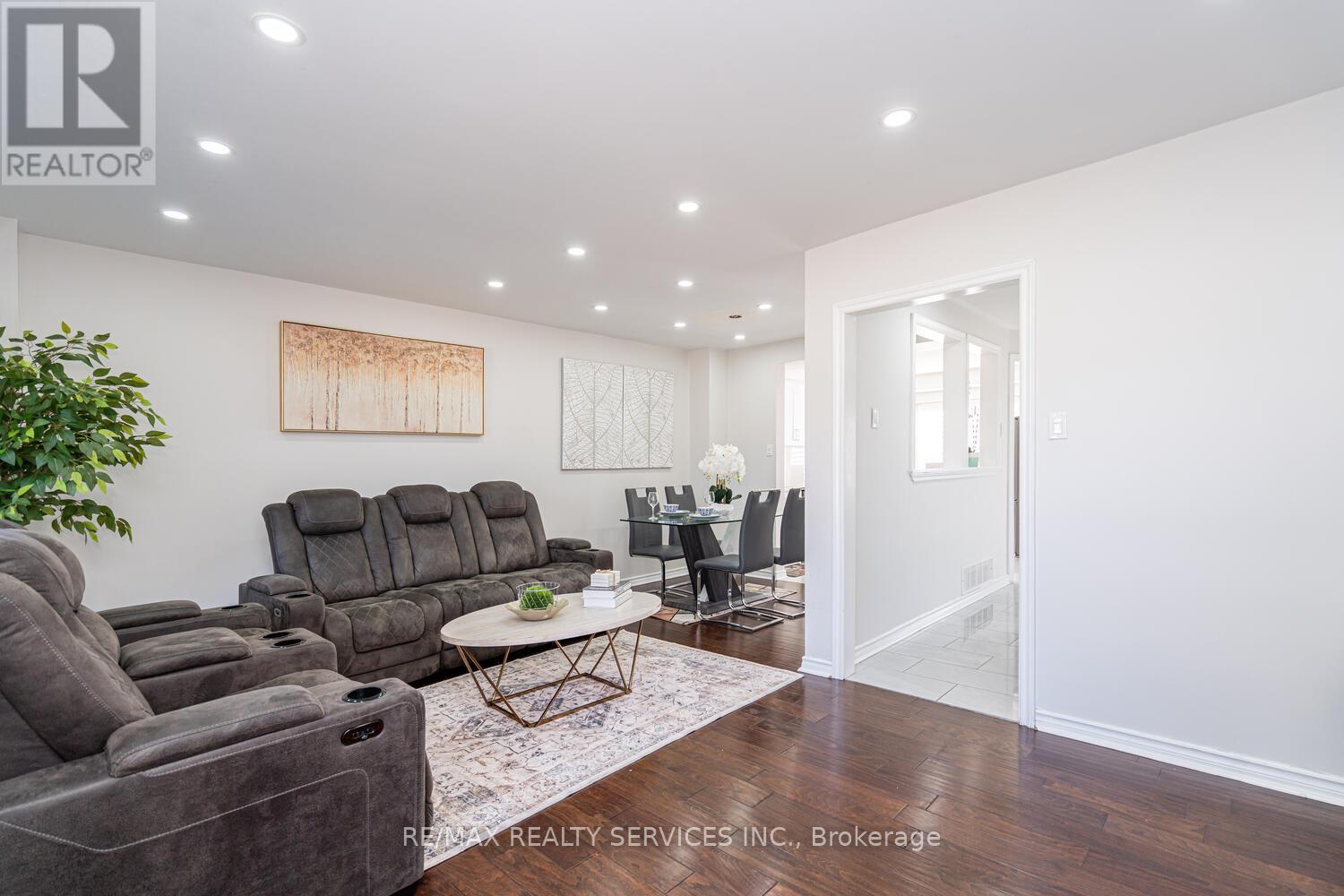 172 Hansen Road, Brampton, Ontario  L6V 2G6 - Photo 16 - W12458831