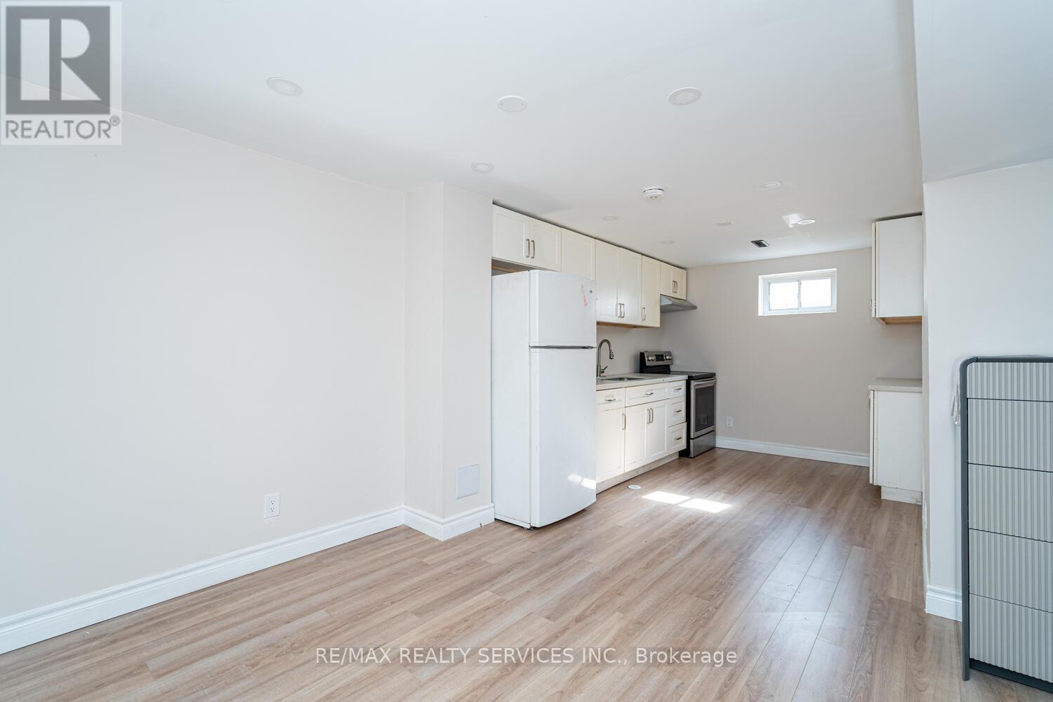 172 Hansen Road, Brampton, Ontario  L6V 2G6 - Photo 34 - W12458831