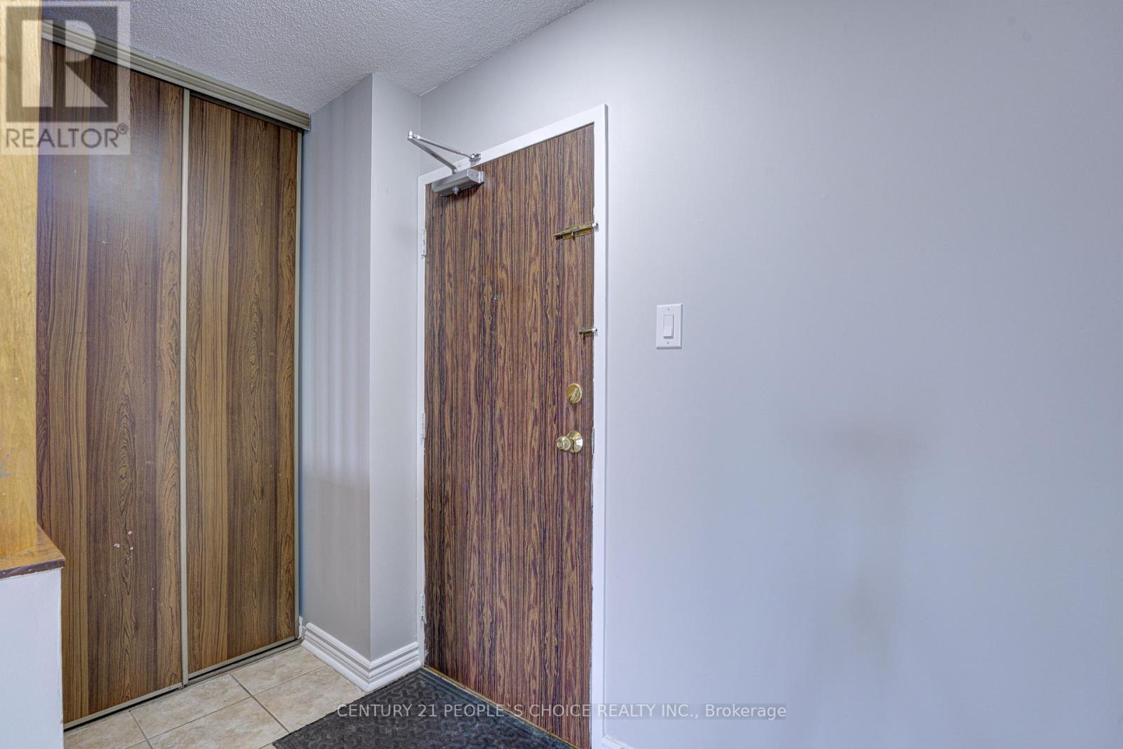 1410 - 21 Knightsbridge Road, Brampton, Ontario  L6T 3Y1 - Photo 11 - W12458846