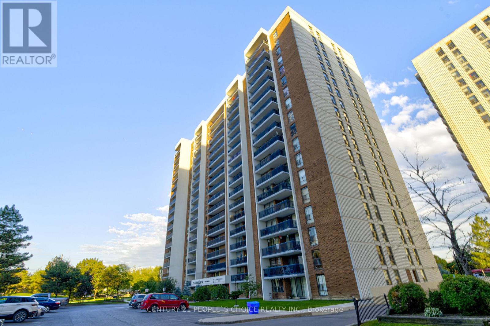 1410 - 21 Knightsbridge Road, Brampton, Ontario  L6T 3Y1 - Photo 3 - W12458846