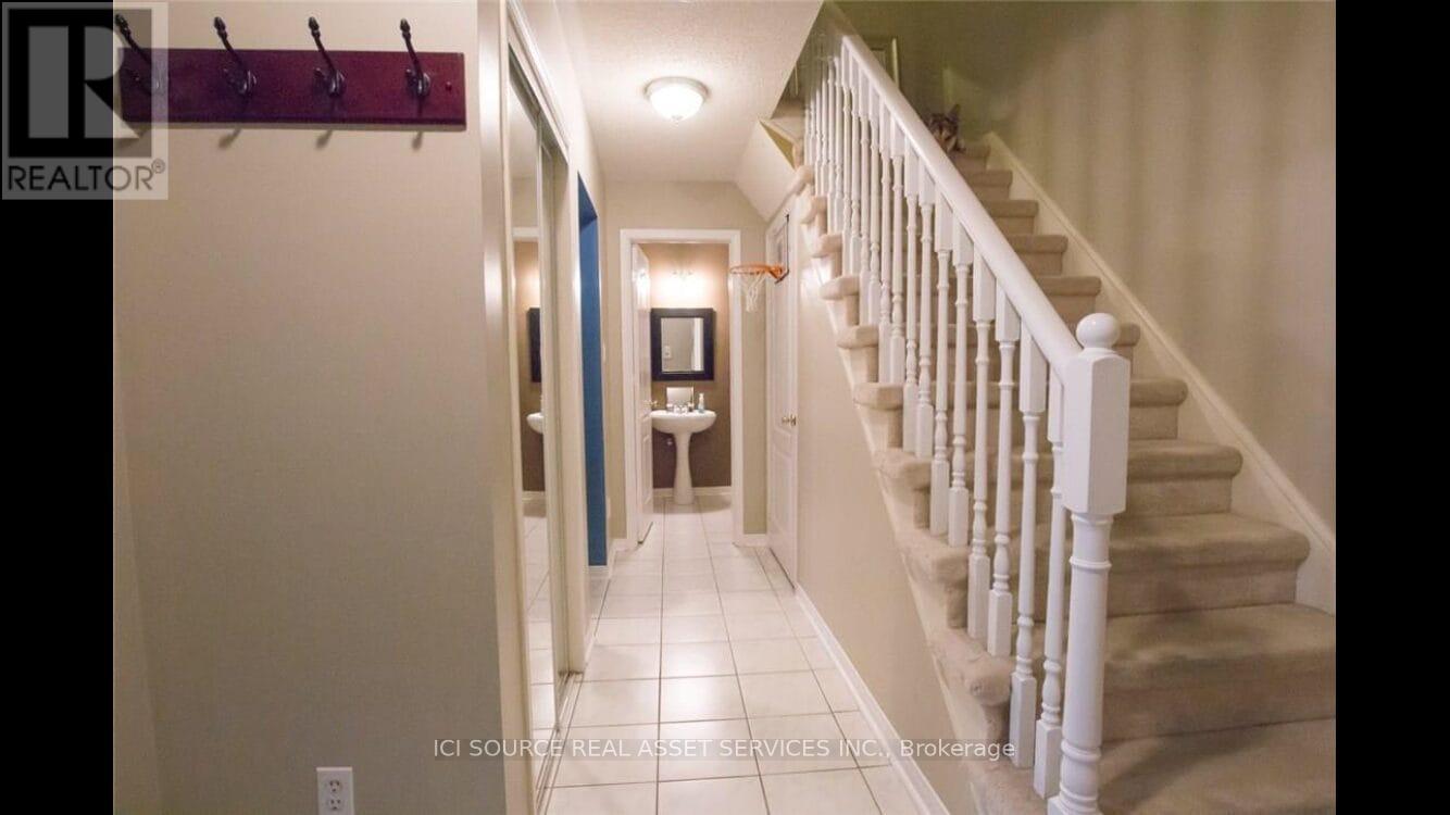 104 Rockhaven Lane, Hamilton, Ontario  L0R 2H6 - Photo 15 - X12458834