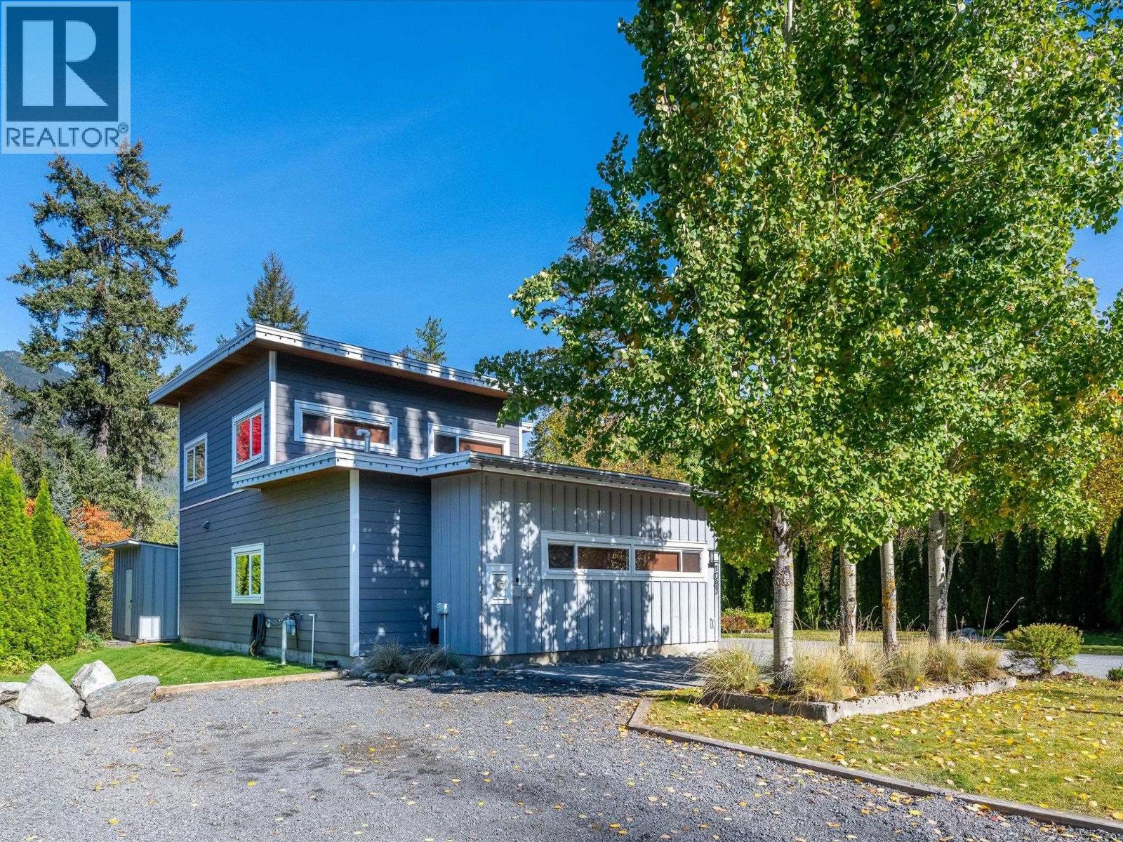 1087 Madeley Place, Whistler, British Columbia  V8E 0K6 - Photo 4 - R2983217