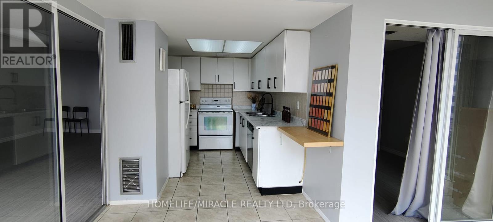 404 - 10 Markbrook Lane, Toronto, Ontario  M9V 5E3 - Photo 13 - W12420182