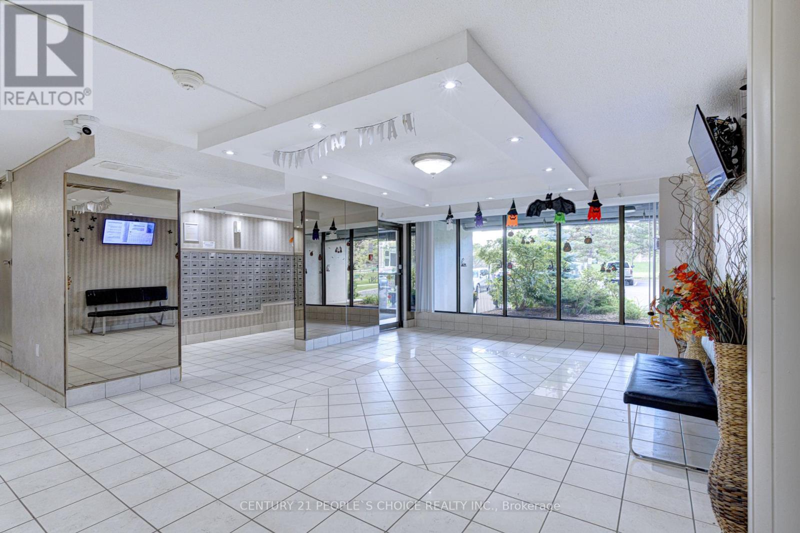 1410 - 21 Knightsbridge Road, Brampton, Ontario  L6T 3Y1 - Photo 7 - W12458849