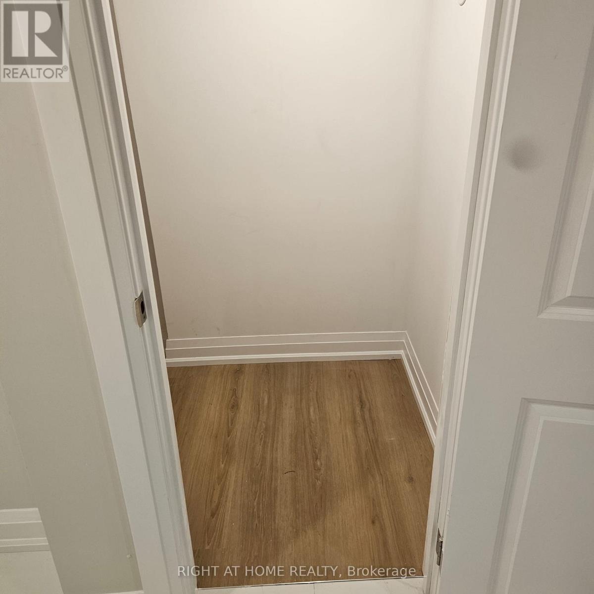 70 Hardgate Crescent, Brampton, Ontario  L7A 3V7 - Photo 11 - W12458850
