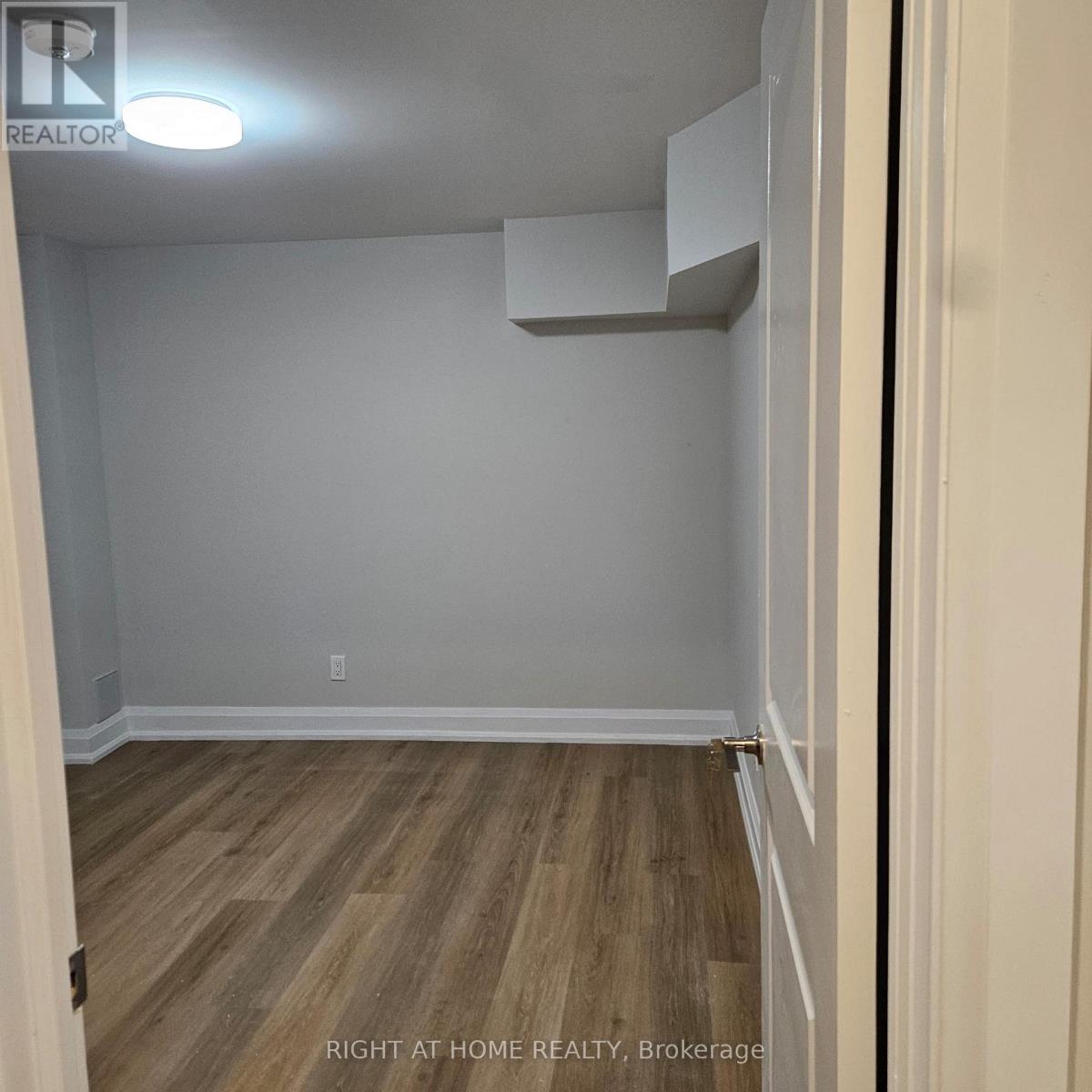 70 Hardgate Crescent, Brampton, Ontario  L7A 3V7 - Photo 12 - W12458850