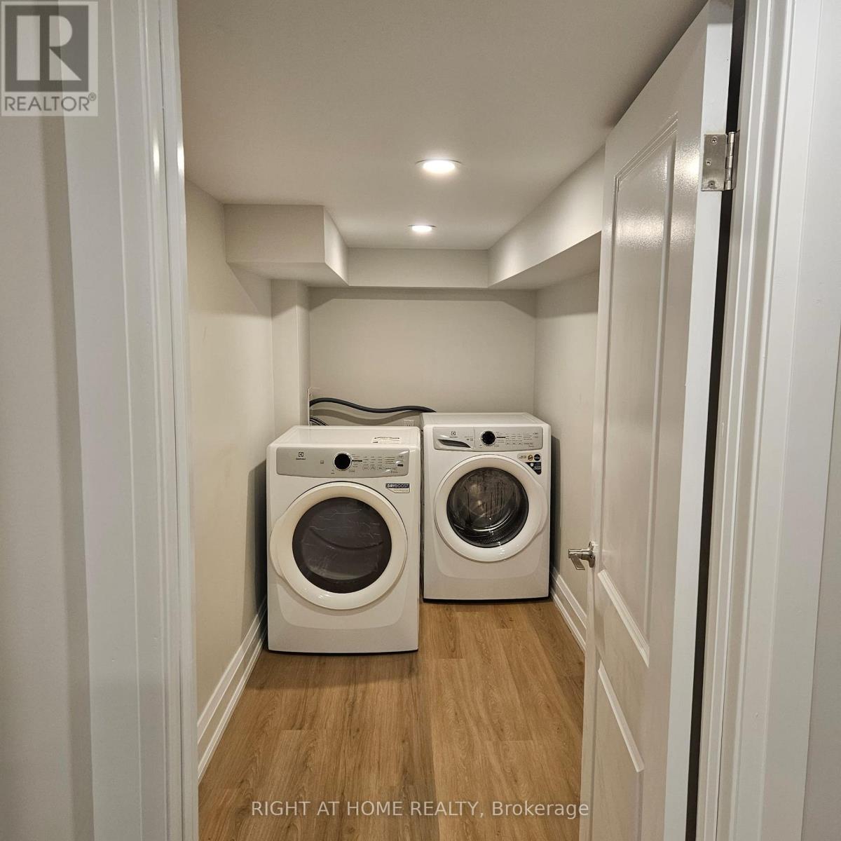 70 Hardgate Crescent, Brampton, Ontario  L7A 3V7 - Photo 3 - W12458850