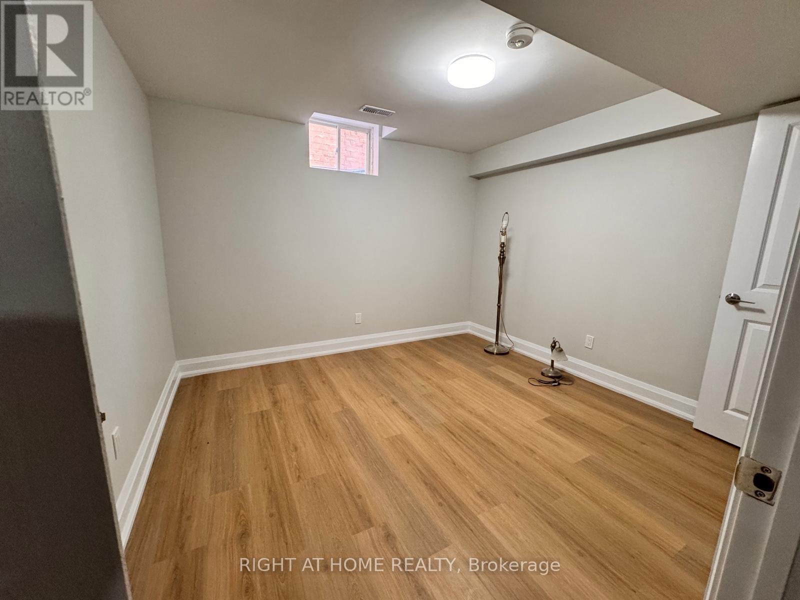 70 Hardgate Crescent, Brampton, Ontario  L7A 3V7 - Photo 9 - W12458850