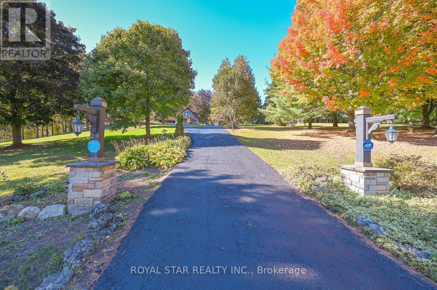 29 Cedar Drive, Caledon, Ontario  L7K 1H5 - Photo 5 - W12458857