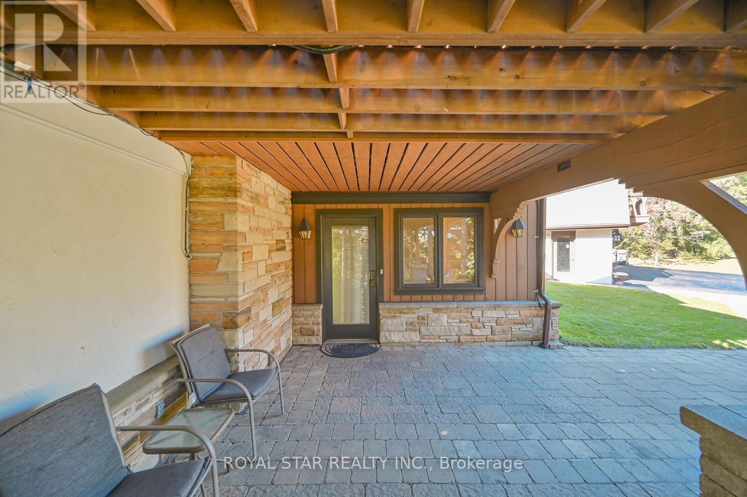 29 Cedar Drive, Caledon, Ontario  L7K 1H5 - Photo 7 - W12458857