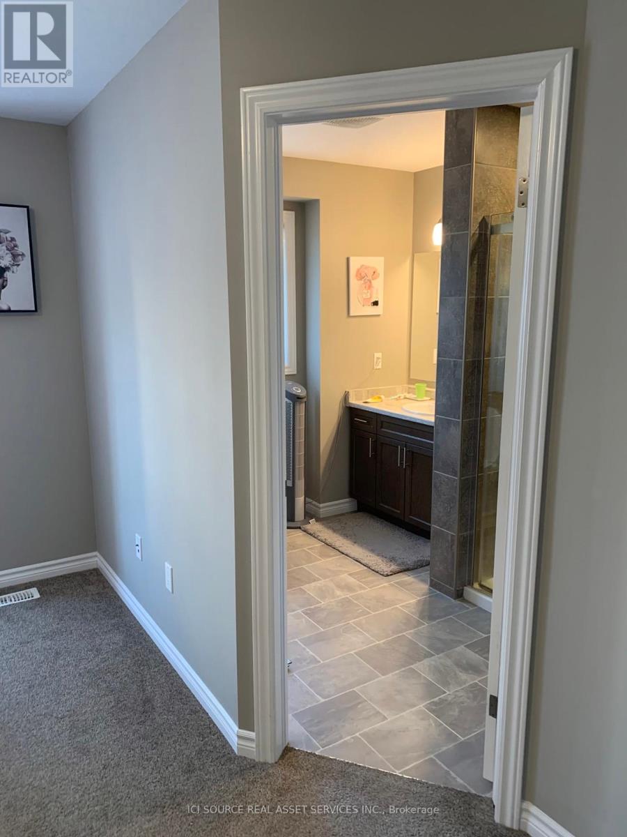 85 - 1061 Eagletrace Drive, London North, Ontario  N6G 0T3 - Photo 5 - X12458851