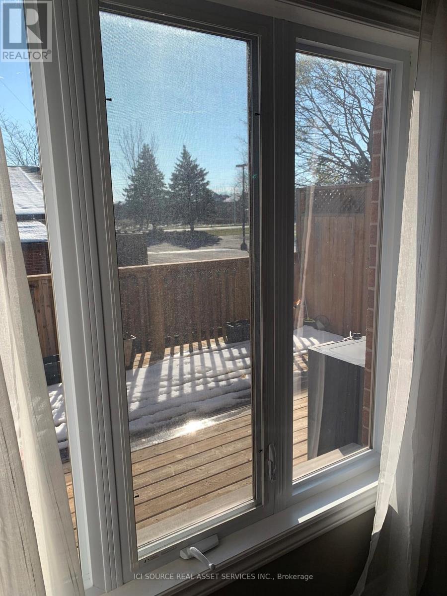 85 - 1061 Eagletrace Drive, London North, Ontario  N6G 0T3 - Photo 8 - X12458851