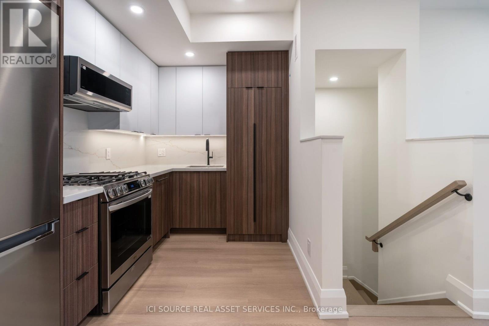 2 - 328 Shaw Street, Toronto, Ontario  M6J 2X2 - Photo 7 - C12458873