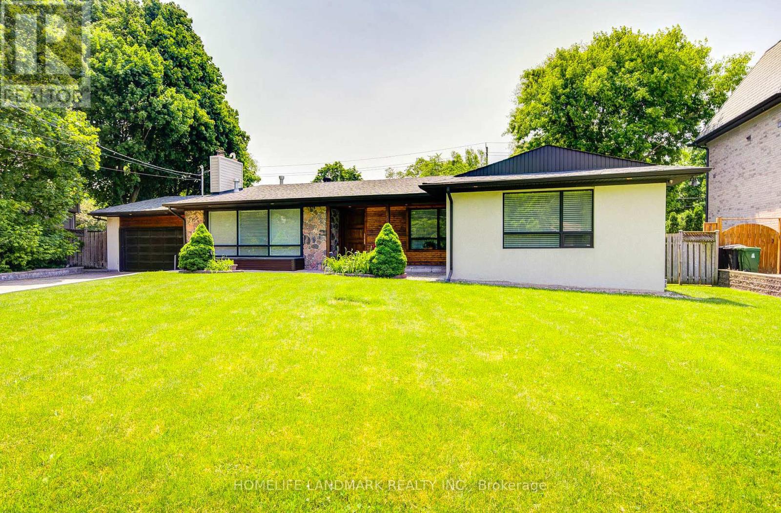 5 Sulgrave Crescent, Toronto, Ontario  M2L 1W5 - Photo 2 - C12458880