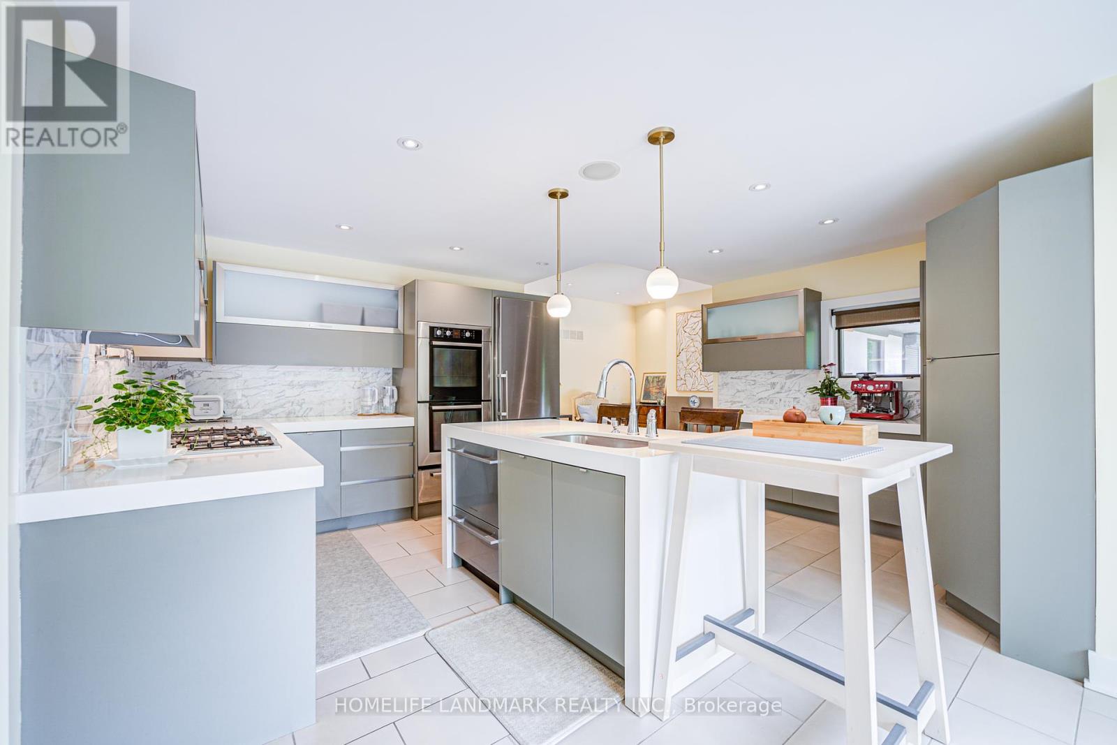 5 Sulgrave Crescent, Toronto, Ontario  M2L 1W5 - Photo 8 - C12458880
