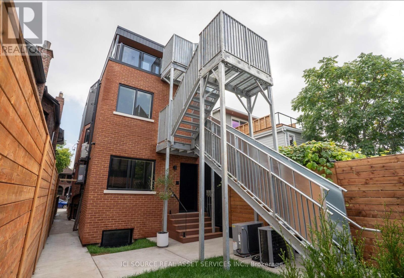 3 - 328 Shaw Street, Toronto, Ontario  M6J 2X2 - Photo 2 - C12458883