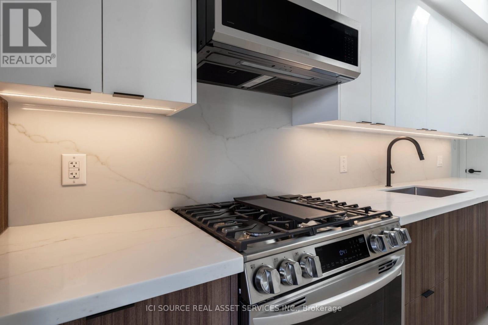 3 - 328 Shaw Street, Toronto, Ontario  M6J 2X2 - Photo 7 - C12458883