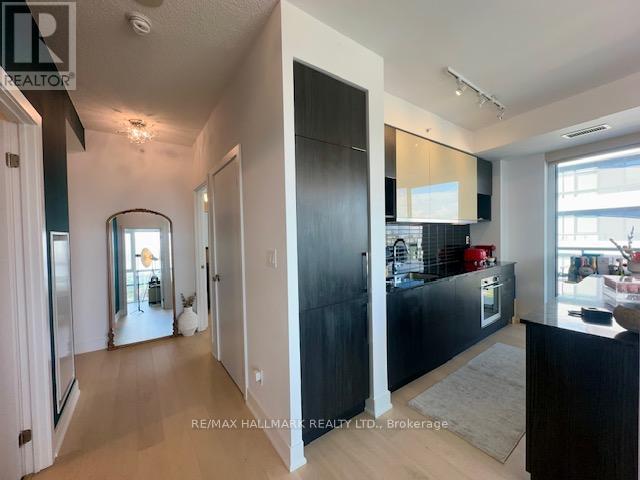 1009 - 99 The Donway, Toronto, Ontario  M3C 0N8 - Photo 8 - C12458884