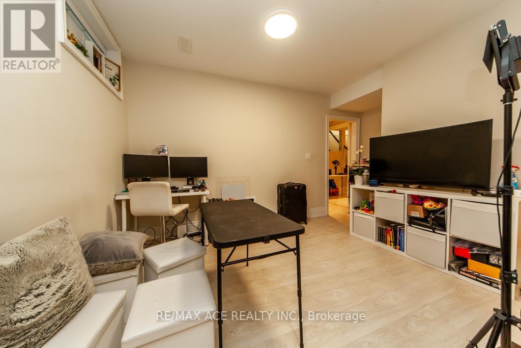 11 Ashdean Drive, Toronto, Ontario  M1P 1E4 - Photo 32 - E12458885