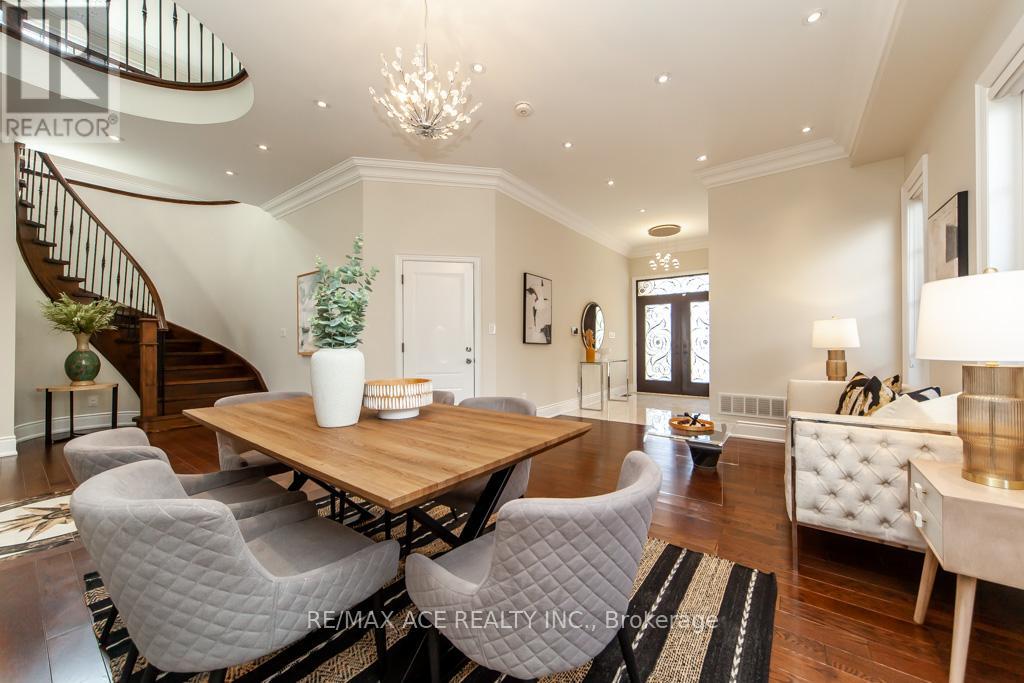 11 Ashdean Drive, Toronto, Ontario  M1P 1E4 - Photo 5 - E12458885