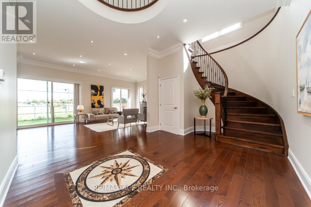 11 Ashdean Drive, Toronto, Ontario  M1P 1E4 - Photo 6 - E12458885
