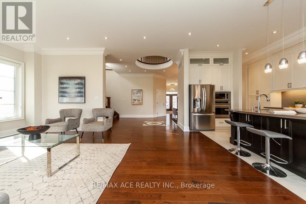11 Ashdean Drive, Toronto, Ontario  M1P 1E4 - Photo 8 - E12458885