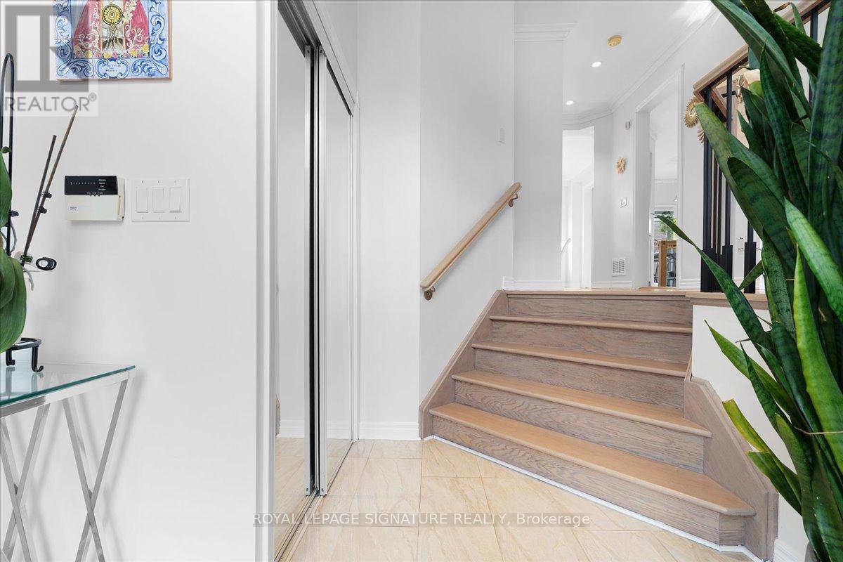 12 Pietro Drive, Vaughan, Ontario  L6A 3K5 - Photo 3 - N12458881