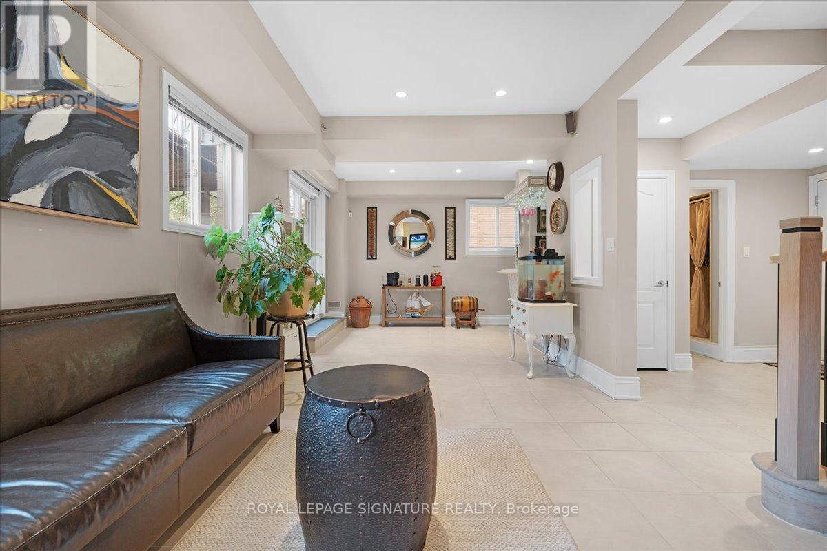 12 Pietro Drive, Vaughan, Ontario  L6A 3K5 - Photo 35 - N12458881