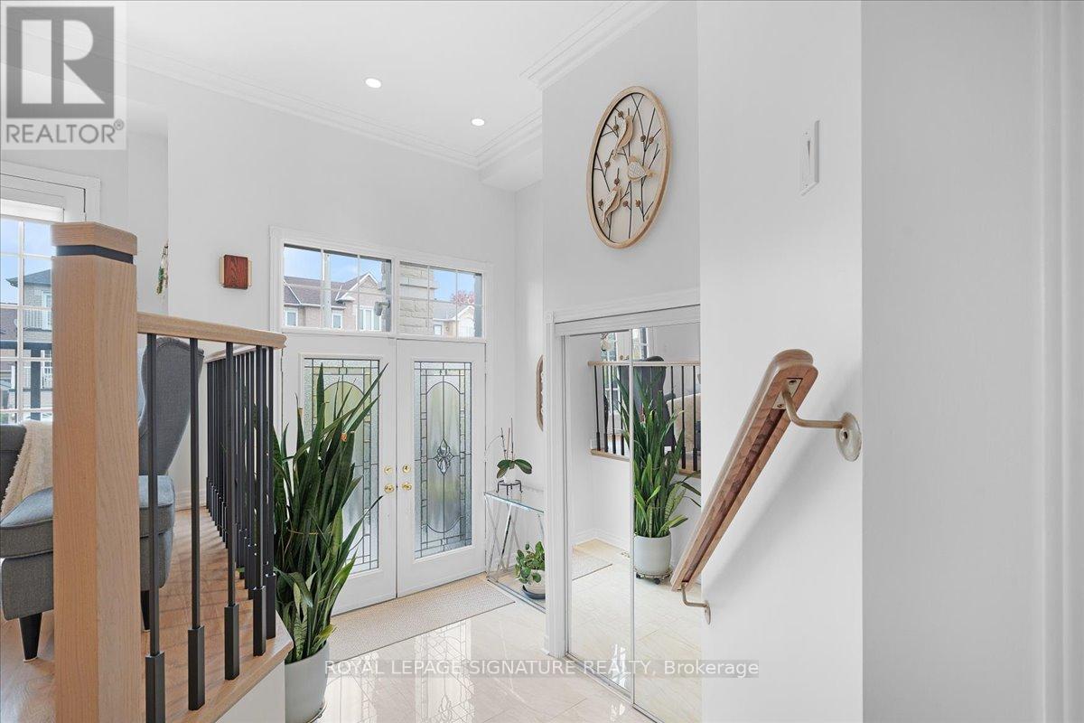 12 Pietro Drive, Vaughan, Ontario  L6A 3K5 - Photo 4 - N12458881