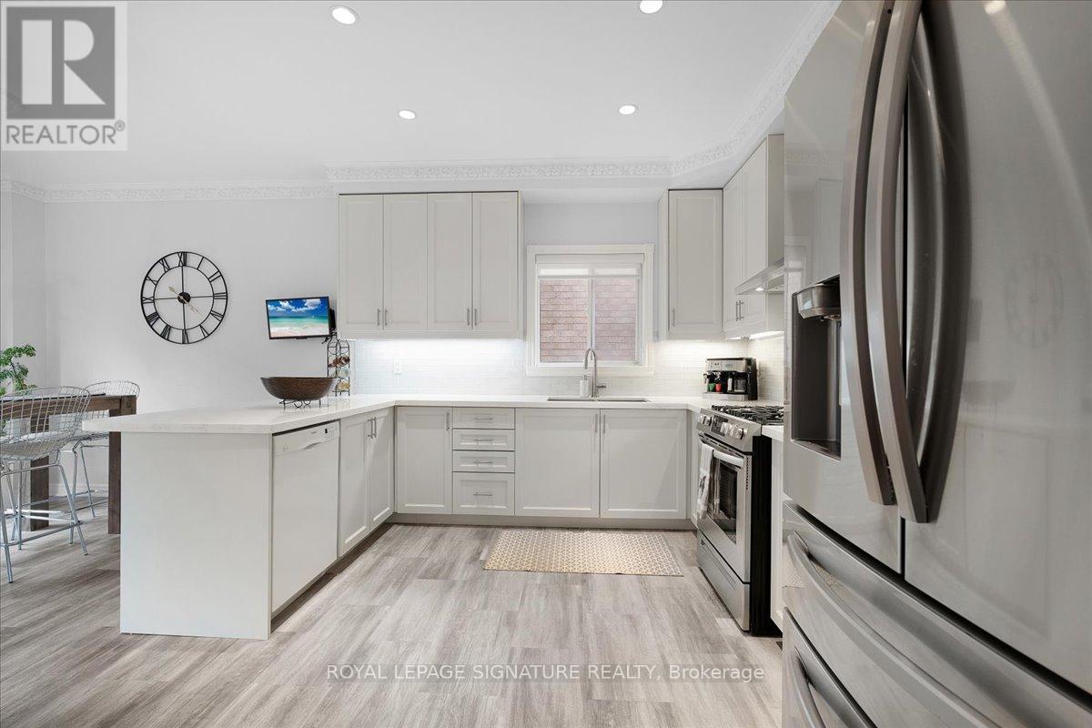 12 Pietro Drive, Vaughan, Ontario  L6A 3K5 - Photo 9 - N12458881