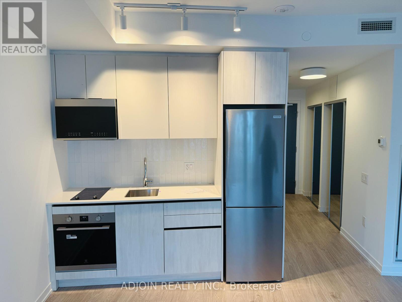 612 - 2485 EGLINTON AVENUE, Mississauga, Ontario