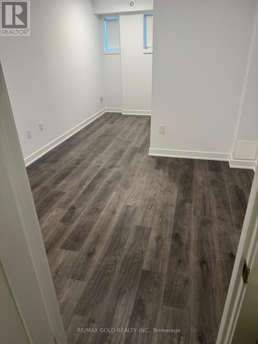 9 - 155 Veterans Drive N, Brampton, Ontario  L7A 5L2 - Photo 7 - W12458886